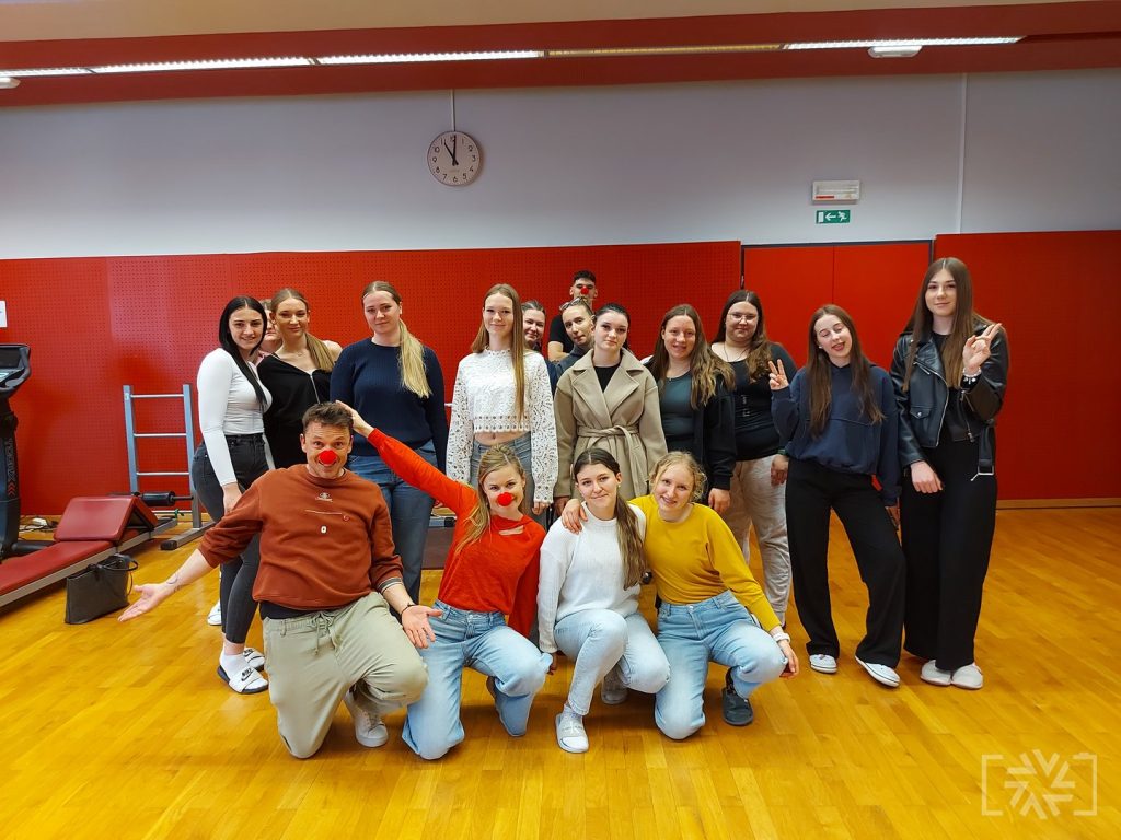 DELAVNICE RDEČI NOSKI 