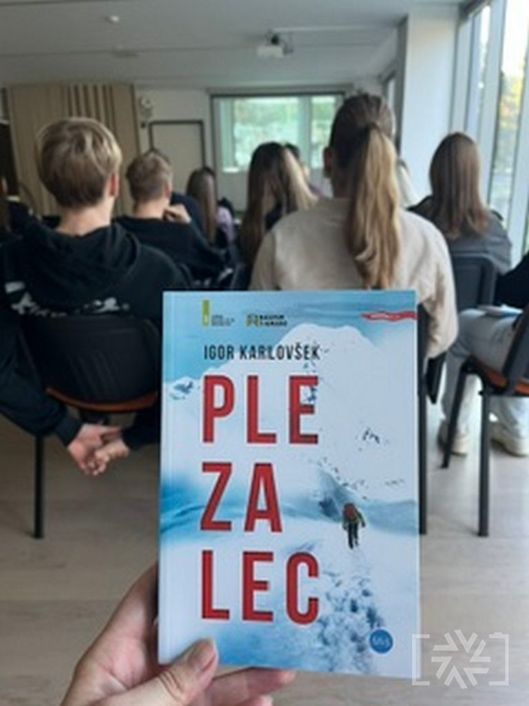 PROJEKT RASTEM S KNJIGO